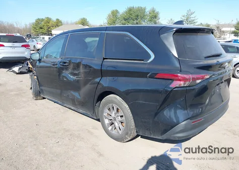 2022 Toyota Sienna Le z USA, uszkodzony, nr VIN 5TDKRKEC4NS105691